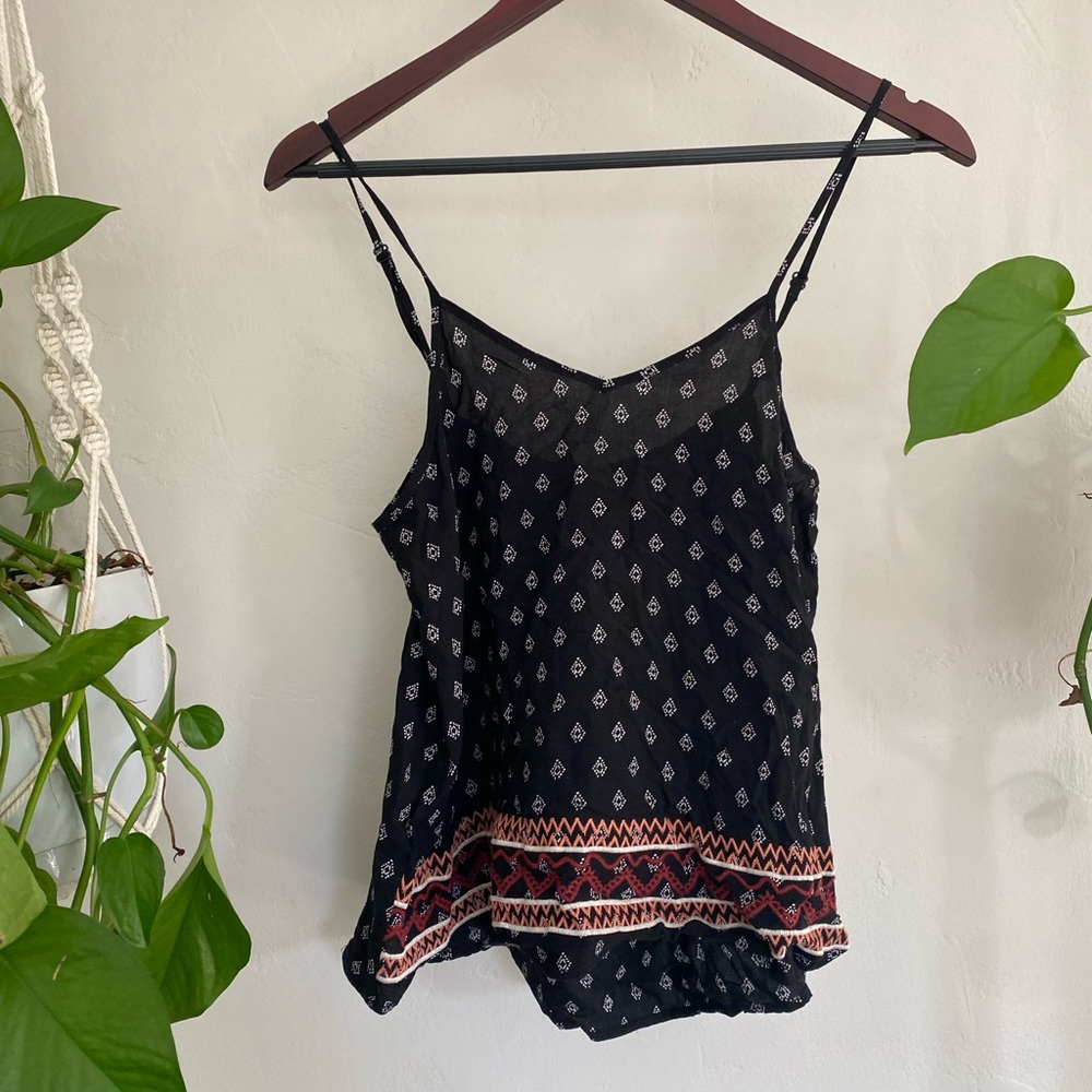 Embroidered geometric detail print tank top